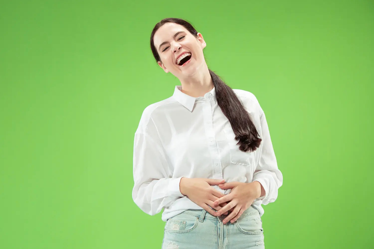 Woman smiling after drinking Heaven Soda – bold-flavour, gut-friendly, low-sugar soda.